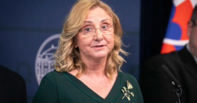 Bývalá ministerka Hroncová sa zúčastnila na Bienále v Benátkach, rezort kultúry apeluje na nerobenie hanby v zahraničí